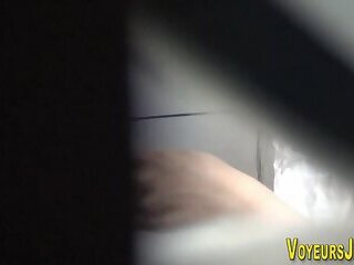 Petite asian ho rubbing