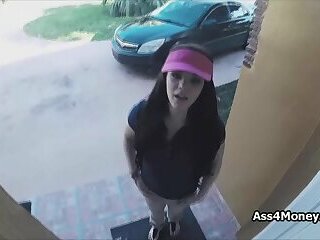 Pizza delivery girl fucks for cash on video